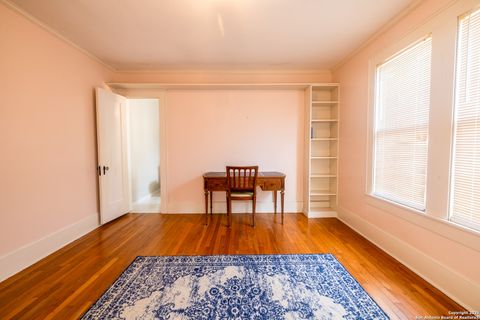 Single Family Residence in Beeville TX 1107 N Adams St 32.jpg