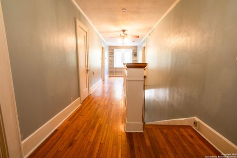 Single Family Residence in Beeville TX 1107 N Adams St 48.jpg