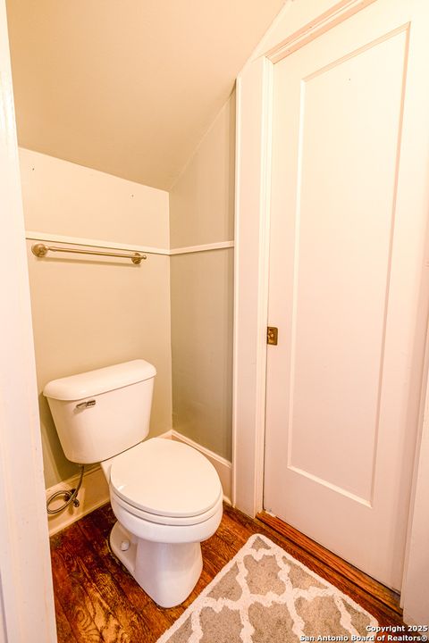 Single Family Residence in Beeville TX 1107 N Adams St 29.jpg