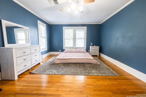 Single Family Residence in Beeville TX 1107 N Adams St 36.jpg