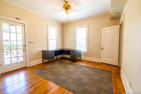Single Family Residence in Beeville TX 1107 N Adams St 27.jpg