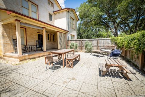 Single Family Residence in Beeville TX 1107 N Adams St 51.jpg