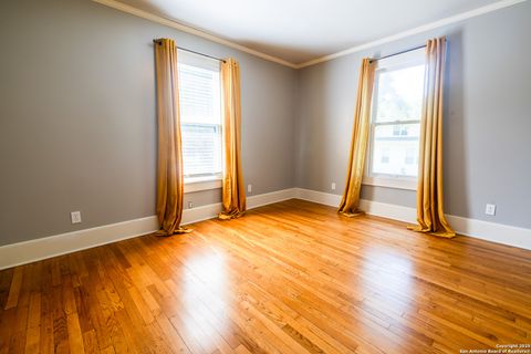 Single Family Residence in Beeville TX 1107 N Adams St 47.jpg