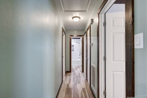 Single Family Residence in Mico TX 350 County Road 2700 21.jpg