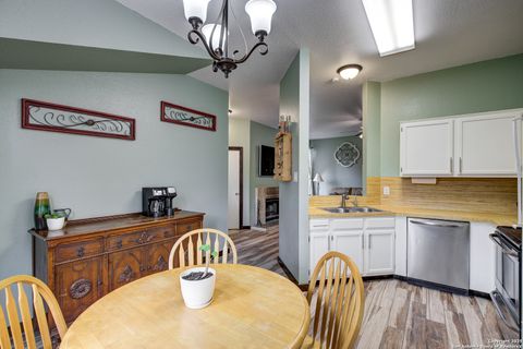 Single Family Residence in Mico TX 350 County Road 2700 16.jpg