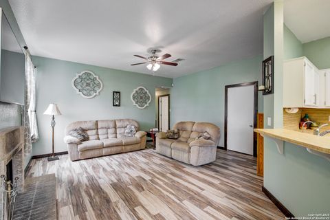 Single Family Residence in Mico TX 350 County Road 2700 5.jpg
