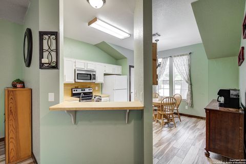 Single Family Residence in Mico TX 350 County Road 2700 12.jpg