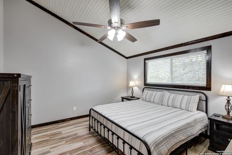 Single Family Residence in Mico TX 350 County Road 2700 22.jpg