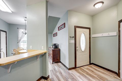Single Family Residence in Mico TX 350 County Road 2700 11.jpg