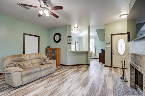 Single Family Residence in Mico TX 350 County Road 2700 7.jpg
