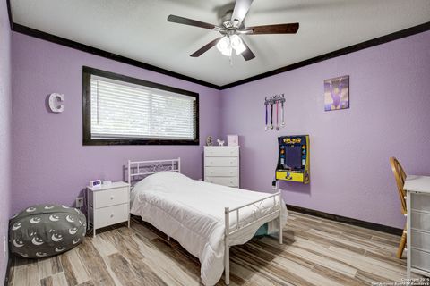 Single Family Residence in Mico TX 350 County Road 2700 28.jpg