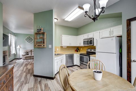Single Family Residence in Mico TX 350 County Road 2700 19.jpg