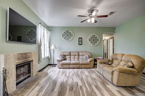 Single Family Residence in Mico TX 350 County Road 2700 10.jpg