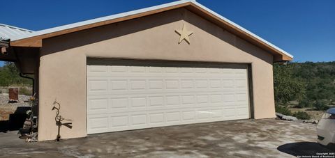 Single Family Residence in Mico TX 137 Pr 3501 Pr 3.jpg