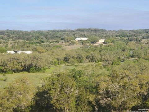 Single Family Residence in Mico TX 137 Pr 3501 Pr 15.jpg