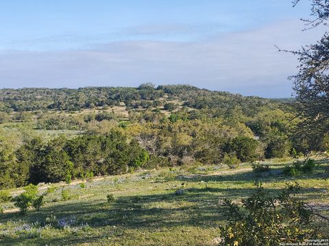 Single Family Residence in Mico TX 137 Pr 3501 Pr 14.jpg