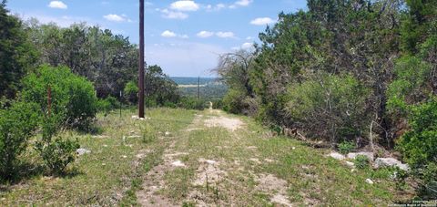 Single Family Residence in Mico TX 137 Pr 3501 Pr 7.jpg