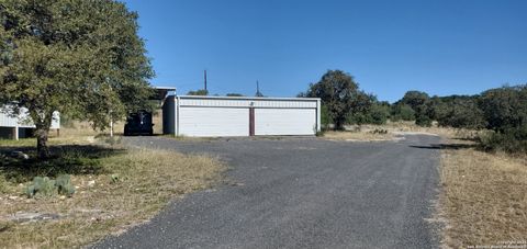 Single Family Residence in Mico TX 137 Pr 3501 Pr 10.jpg