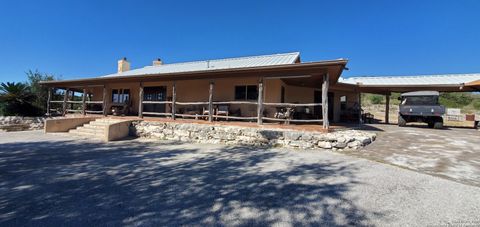 Single Family Residence in Mico TX 137 Pr 3501 Pr.jpg