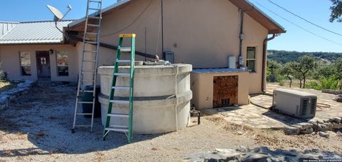 Single Family Residence in Mico TX 137 Pr 3501 Pr 21.jpg