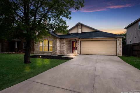 Single Family Residence in San Antonio TX 8819 Veranda Ct.jpg