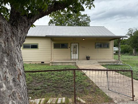 Single Family Residence in LaCoste TX 16021 N Front St.jpg
