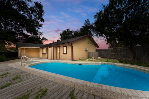 Single Family Residence in San Antonio TX 12722 La Fonda St.jpg