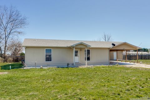 Single Family Residence in Bandera TX 230 Broken Spur.jpg