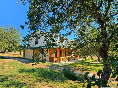 Single Family Residence in Tarpley TX 180 Hondo Spur.jpg