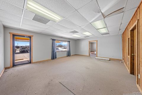 Retail in Bandera TX 377-B S State Highway 16 6.jpg