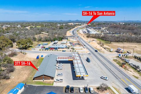Retail in Bandera TX 377-B S State Highway 16 1.jpg