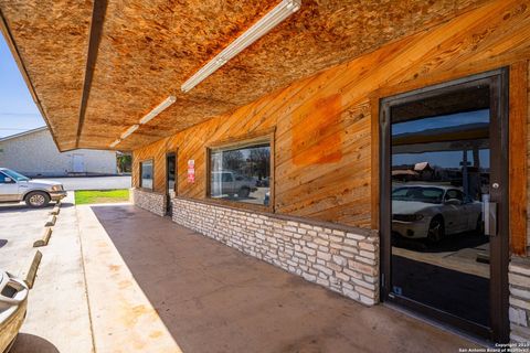 Retail in Bandera TX 377-B S State Highway 16 11.jpg