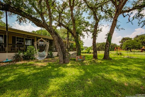 Manufactured Home in Utopia TX 26701 Fm 470.jpg