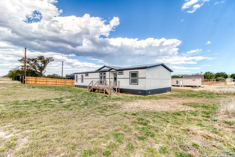 Manufactured Home in Bandera TX 569 PR 1520 Private Road.jpg