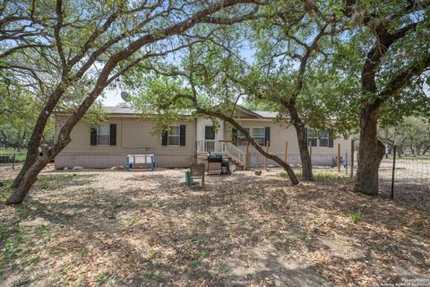 Manufactured Home in Natalia TX 157 County Road 6816.jpg