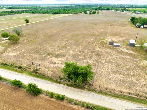 in Hondo TX LOT 2 Cr 343 2.jpg