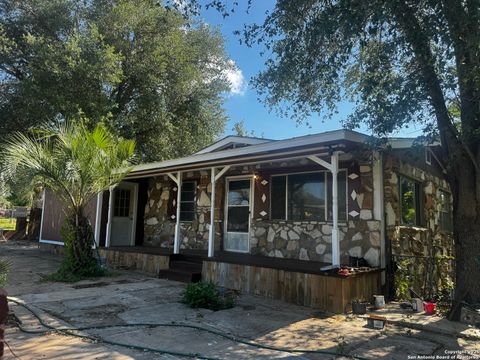 Single Family Residence in Lytle TX 19518 Florence St.jpg