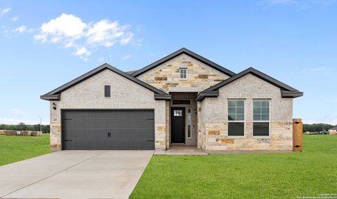 Single Family Residence in Castroville TX 341 Mountain Oak.jpg
