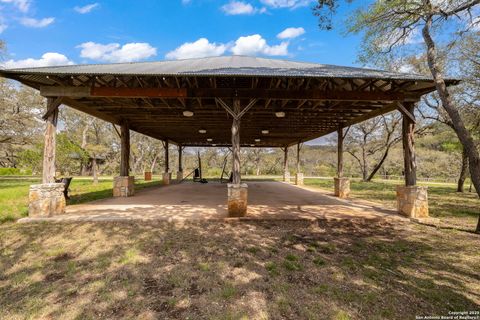 Single Family Residence in Mico TX 303 Pr 1733 39.jpg