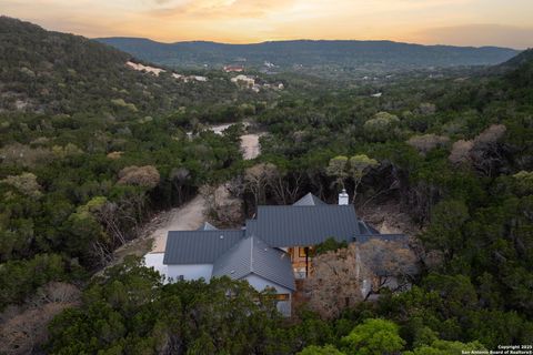 Single Family Residence in Mico TX 303 Pr 1733 28.jpg