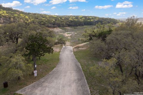 Single Family Residence in Mico TX 303 Pr 1733 35.jpg