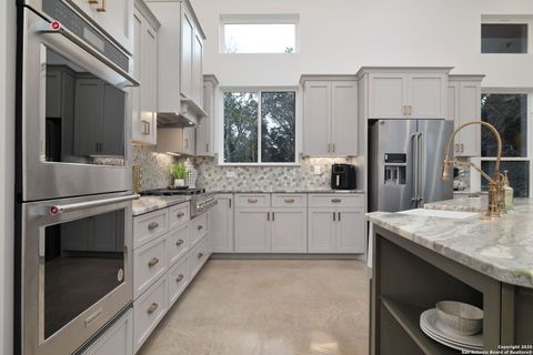 Single Family Residence in Mico TX 303 Pr 1733 10.jpg