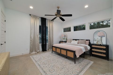 Single Family Residence in Mico TX 303 Pr 1733 15.jpg