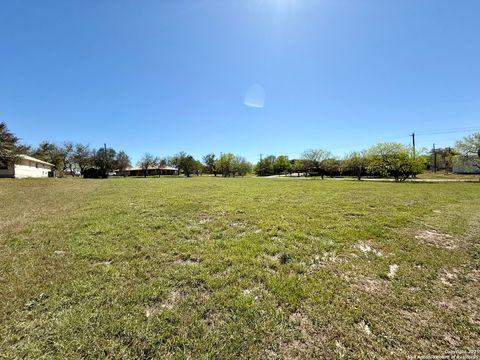  in Karnes City TX 103 Crews.jpg