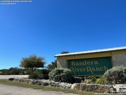 Single Family Residence in Bandera TX 470 Oak Bend Dr.jpg