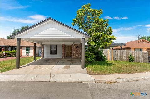 Single Family Residence in San Antonio TX 8907 Silver Bow Drive.jpg