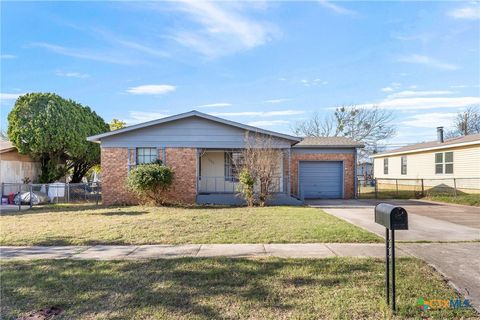 Single Family Residence in Killeen TX 1502 Anna Lee Dr.jpg