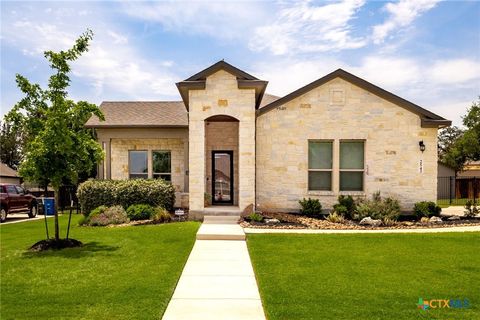 Single Family Residence in New Braunfels TX 2543 Angelrodt.jpg