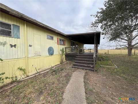 Manufactured Home in Refugio TX 825 Kelley Road.jpg