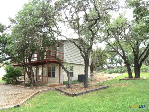 Single Family Residence in Canyon Lake TX 103 W Outer Drive.jpg